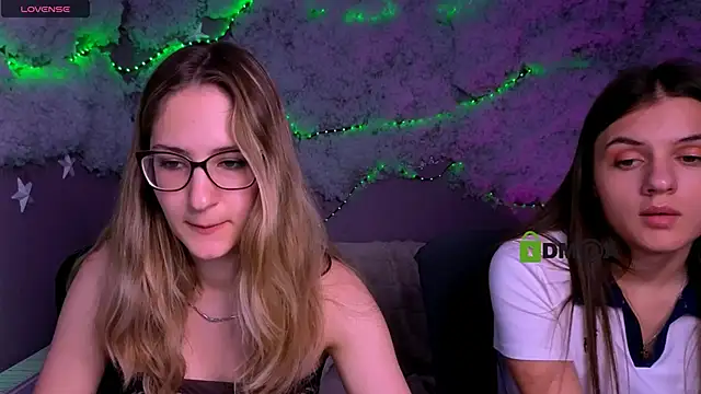 lisa_dark_ webcam