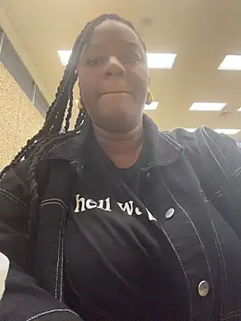 GirthGoddessCoco webcam