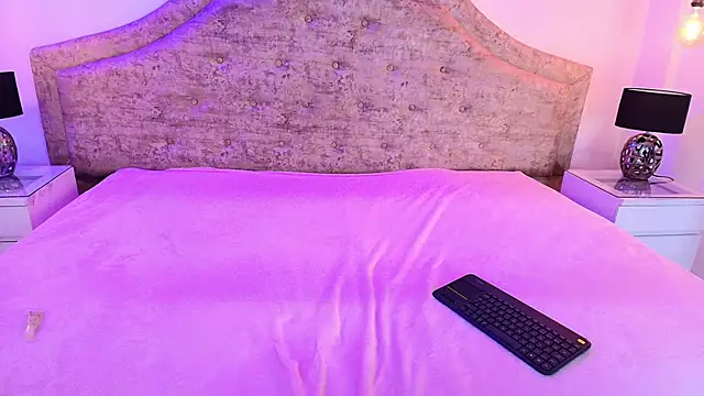 ZenyaVirelli webcam