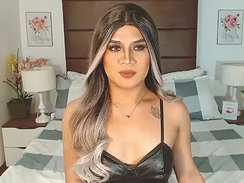 PlayfullBella webcam