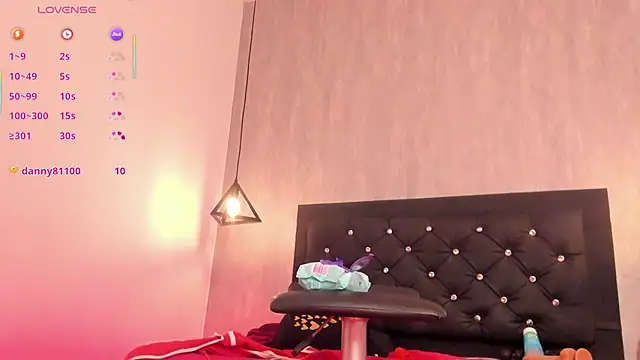 curly_babe webcam