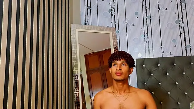 Alex_Bloom webcam