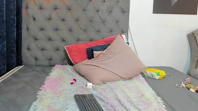 nahiroby_ebony webcam
