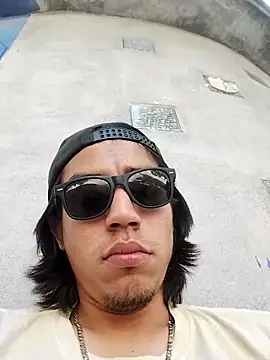 AlexAlejandro13 webcam