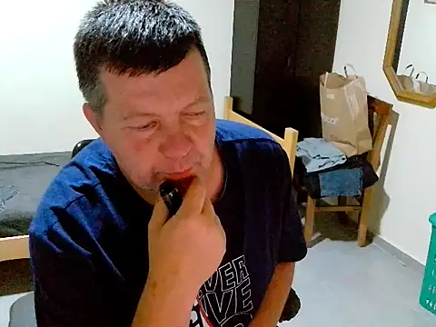 pozitiva000 - Pozitiva000's free webcam - UK Sex Cams