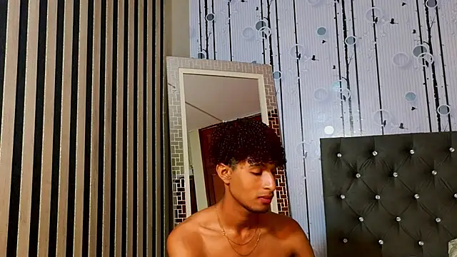 Alex_Bloom webcam