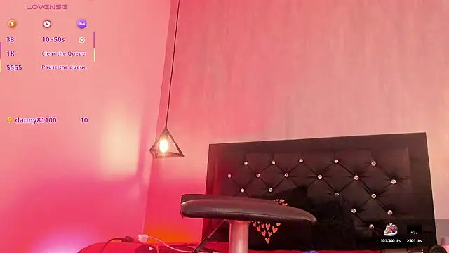 curly_babe webcam