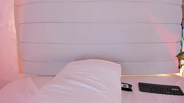 Ali_Hamilton webcam