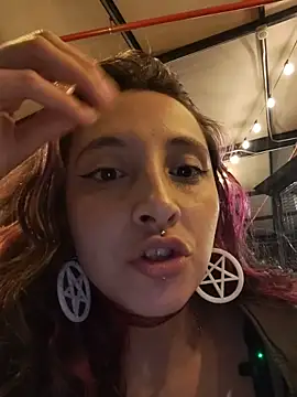 _Laary_Lily