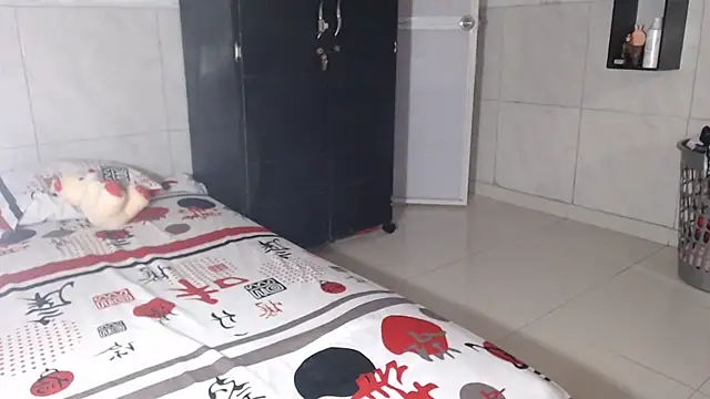 Triogirlhorny_ webcam
