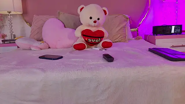 AriaCush webcam stripchat model stream image