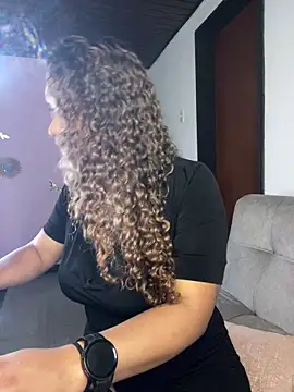 TianaRios_Pink webcam