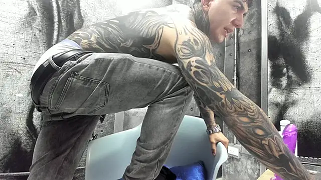 Gury_tattoo webcam
