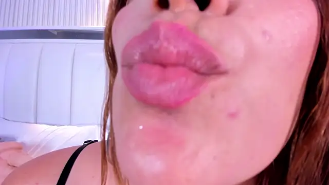 naughty_flower18 webcam