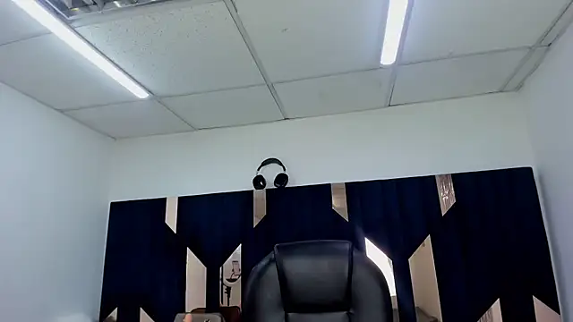 Aisha_hotts777 webcam