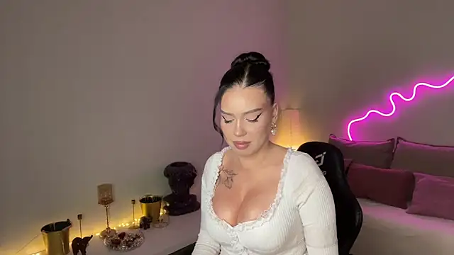 mistress_of_hearts webcam
