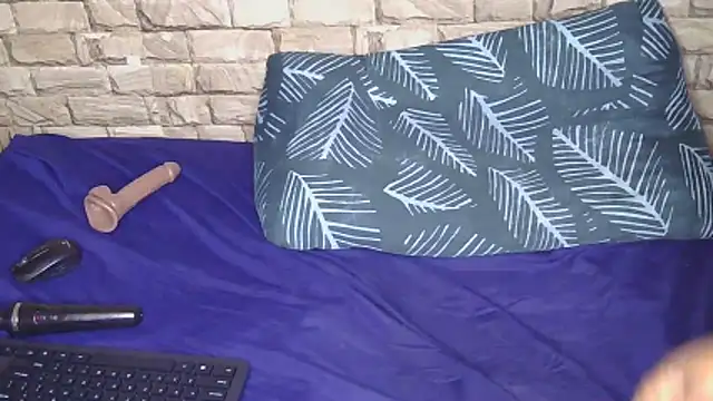 Sweethoneyglow webcam