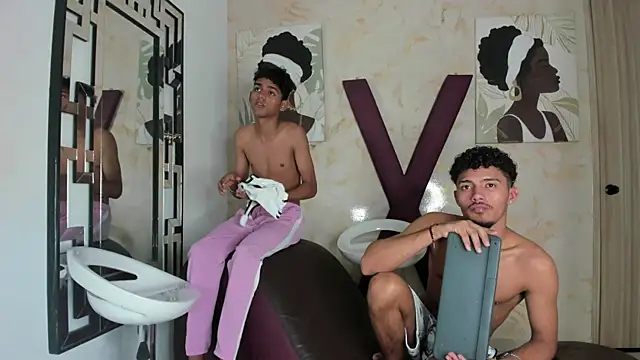 COUPLES_BOYS webcam