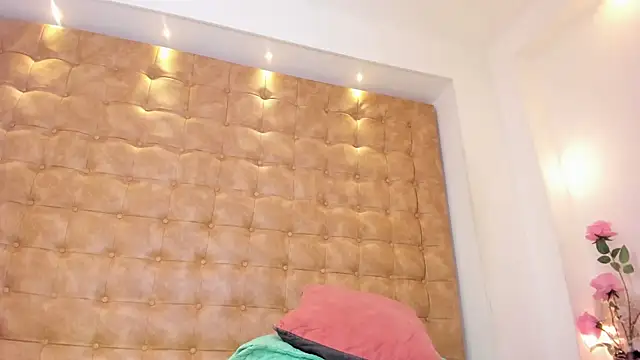 violet_giraldo webcam
