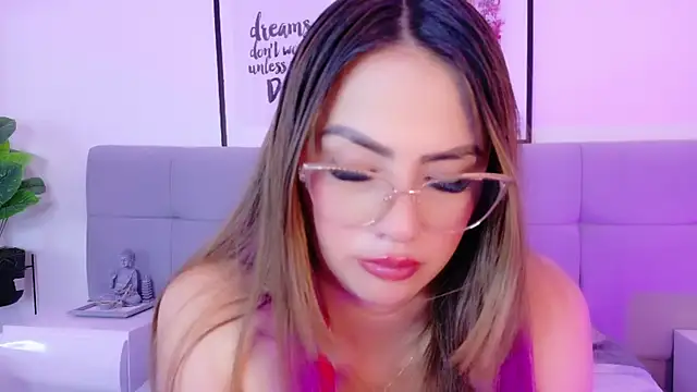 Katalina_Alvarezz webcam