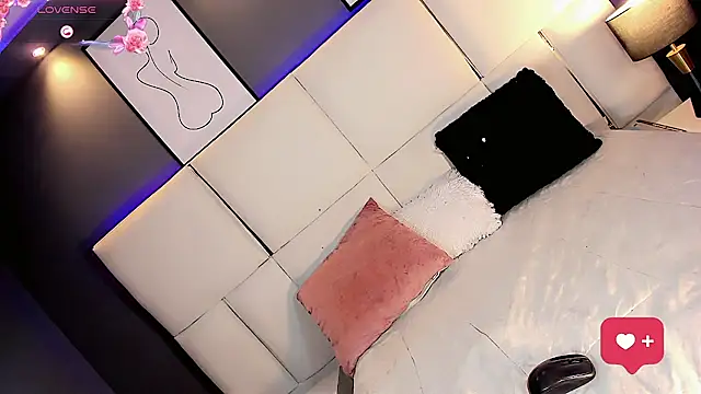 Kornylovee webcam