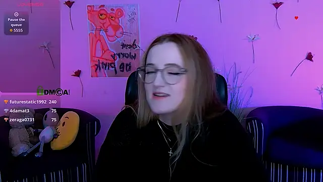 luna_berryy webcam