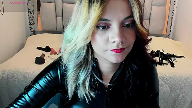Kiara_Cruz__ webcam