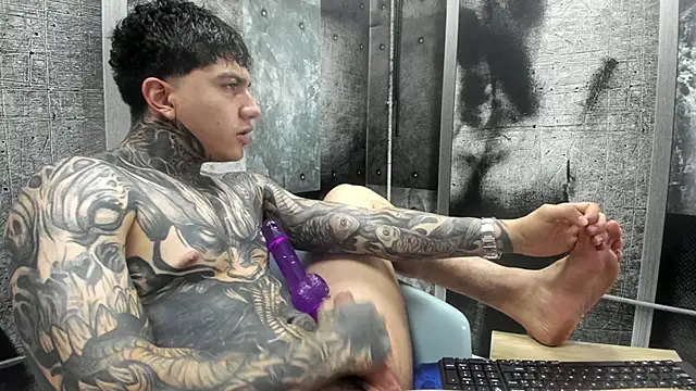 Gury_tattoo webcam