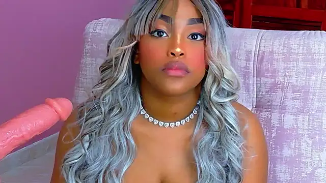 TiannahGlow webcam