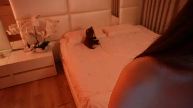 Lilly_Colins webcam