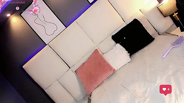 Kornylovee webcam
