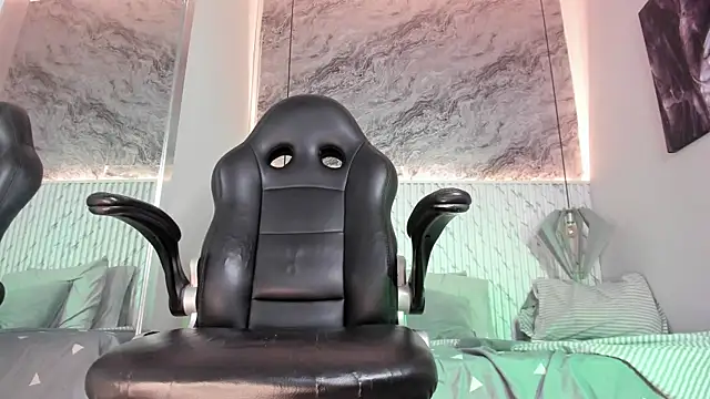 Esmeralda__18 webcam