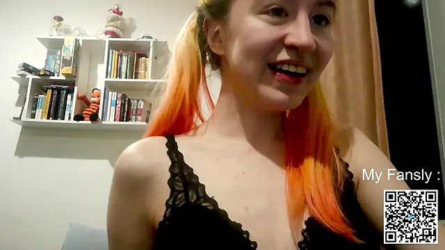 Emilya201 webcam