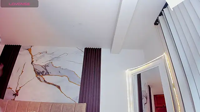 scarlet_fox75 webcam