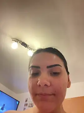 Selena_y webcam