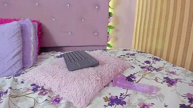 lovely__kiss__ live sex cam