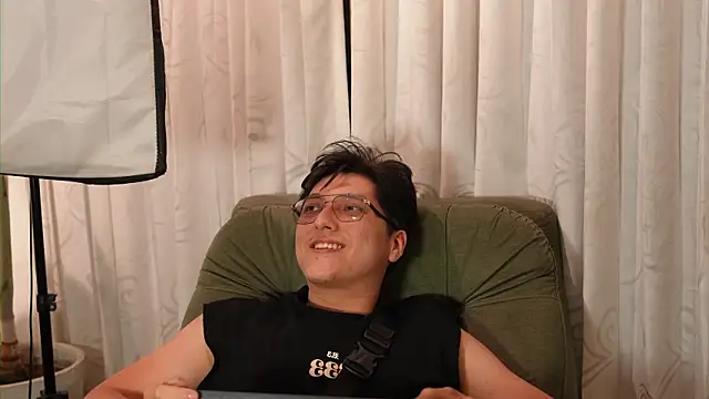 Mia_and_Belmonth webcam