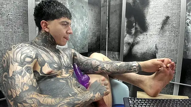 Gury_tattoo webcam