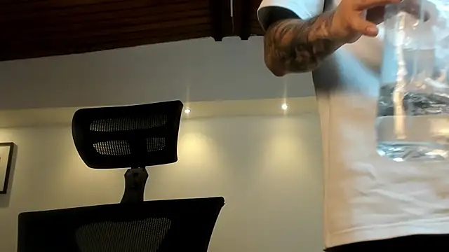 NICK_OWEEN26 webcam