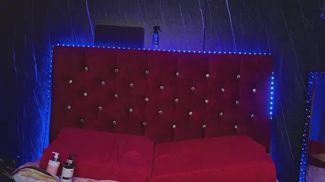 AshlyFox99 webcam