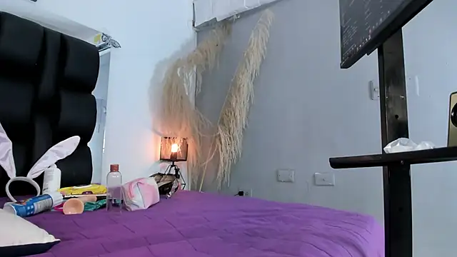 MILF_AURORA webcam