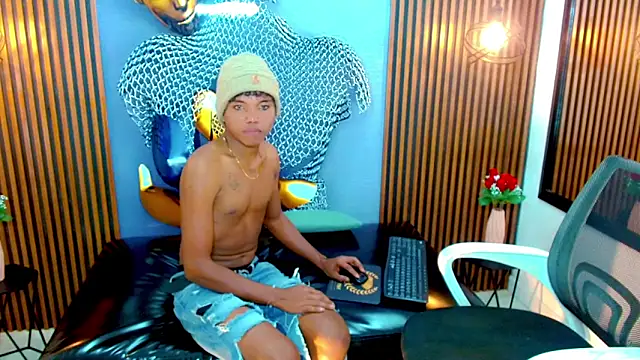 Chris_Hott webcam
