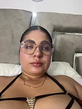 Yassy_11 webcam