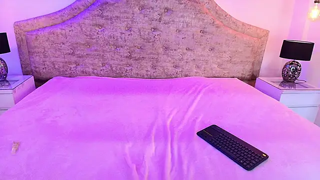 ZenyaVirelli webcam