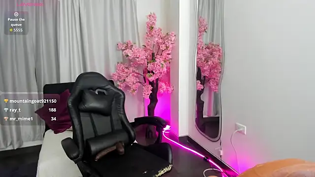KAROLIVONNE webcam