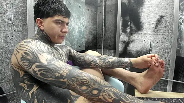 Gury_tattoo webcam