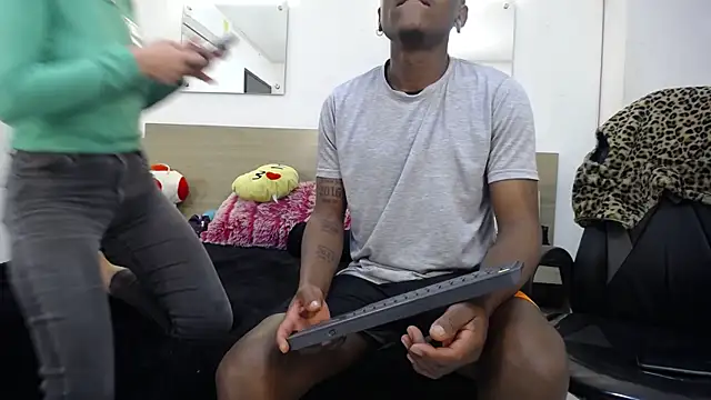 Ebony_N_Blonde