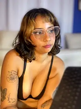 LeylaKnox webcam