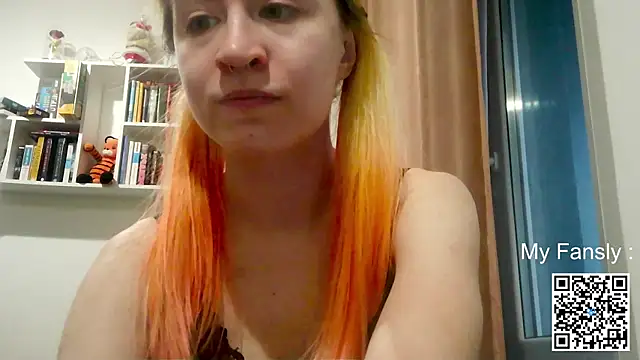 Emilya201 webcam