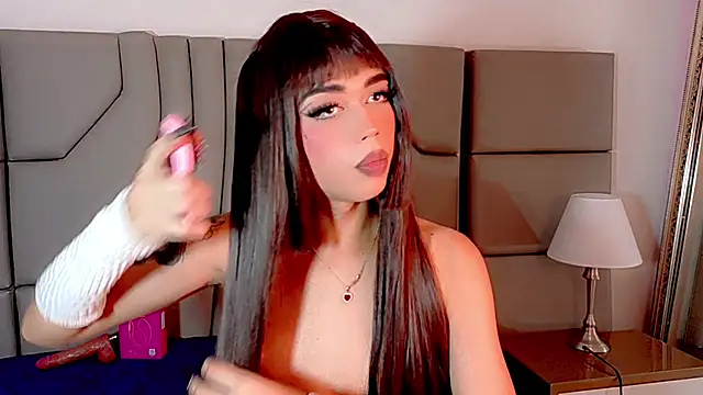 Miss-Saraii webcam